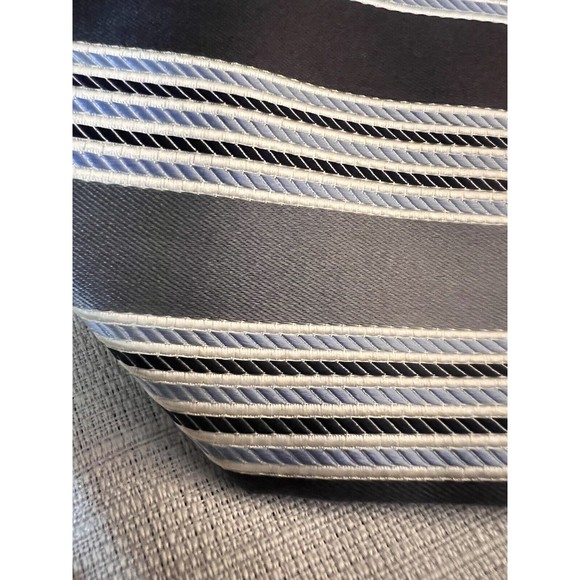 2 Mens 100% silk ties - Picture 5 of 9